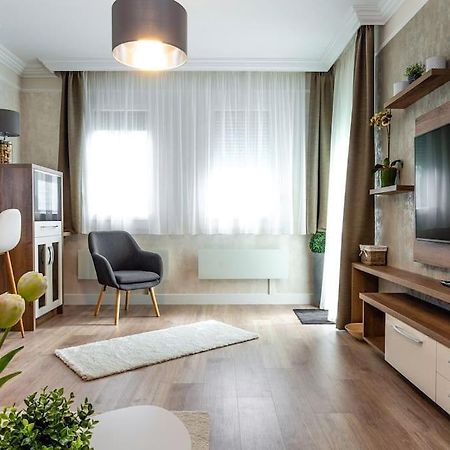 Apartman Nobilis ヘーヴィーズ エクステリア 写真