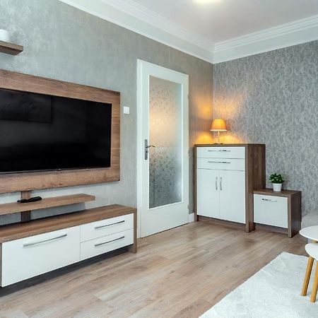 Apartman Nobilis ヘーヴィーズ エクステリア 写真