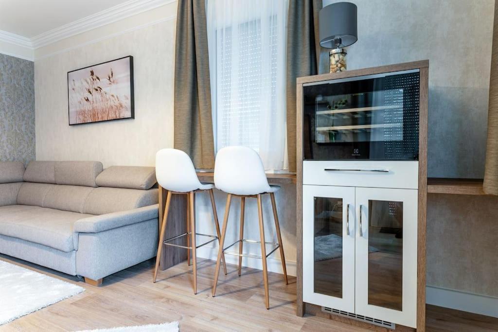 Apartman Nobilis ヘーヴィーズ エクステリア 写真