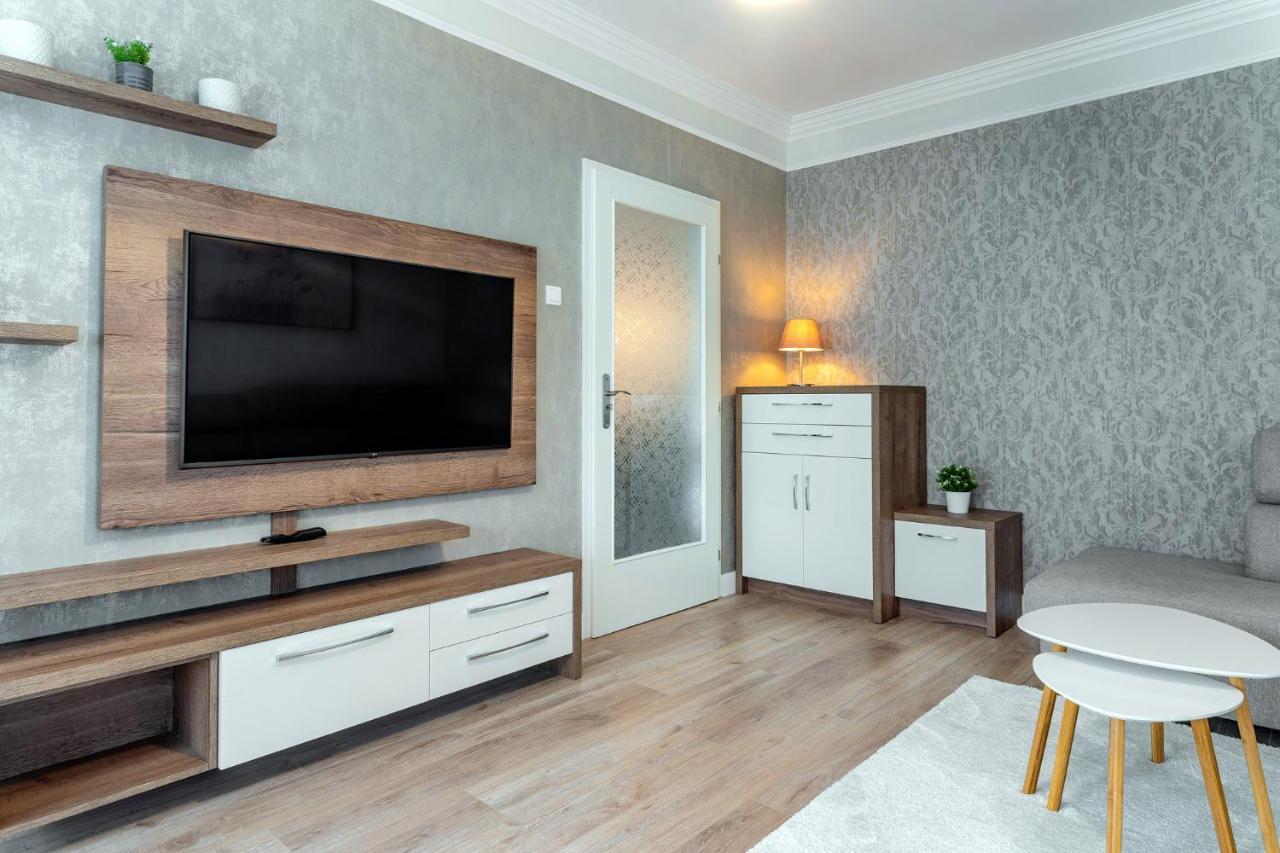 Apartman Nobilis ヘーヴィーズ エクステリア 写真