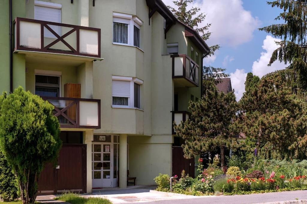 Apartman Nobilis ヘーヴィーズ エクステリア 写真