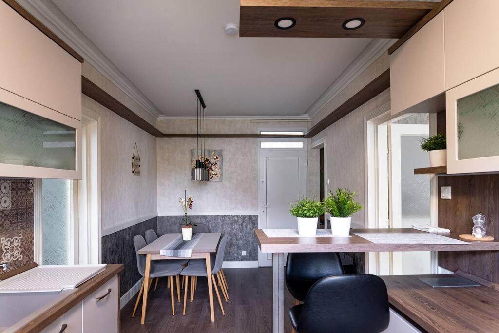 Apartman Nobilis ヘーヴィーズ エクステリア 写真